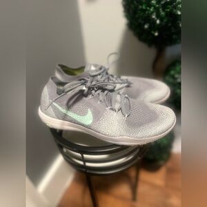 Nike Flyknit Athletic Shoes - Light Gray with Mint Swoosh